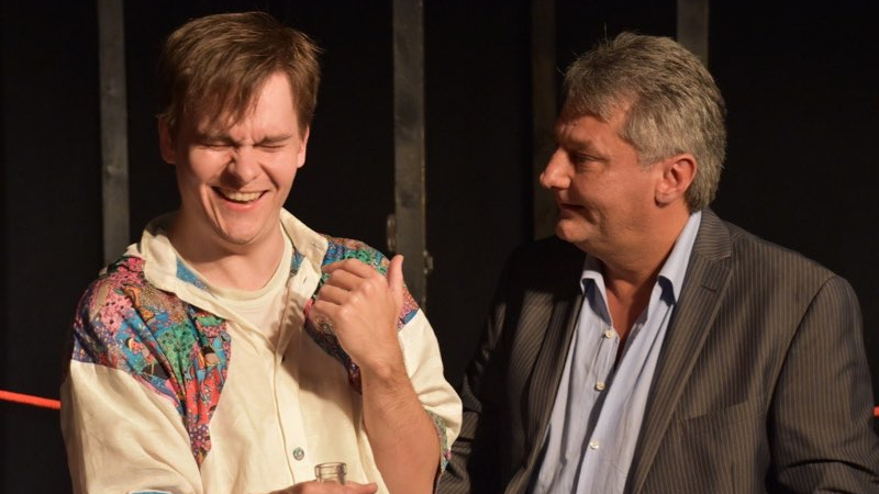 Die Wunderübung, Hoftheater-Bergkirchen