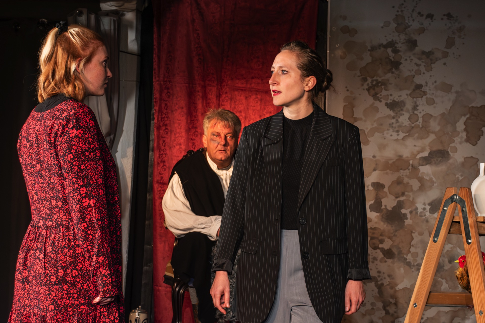 Der zerbrochene Krug im Hoftheater Bergkirchen